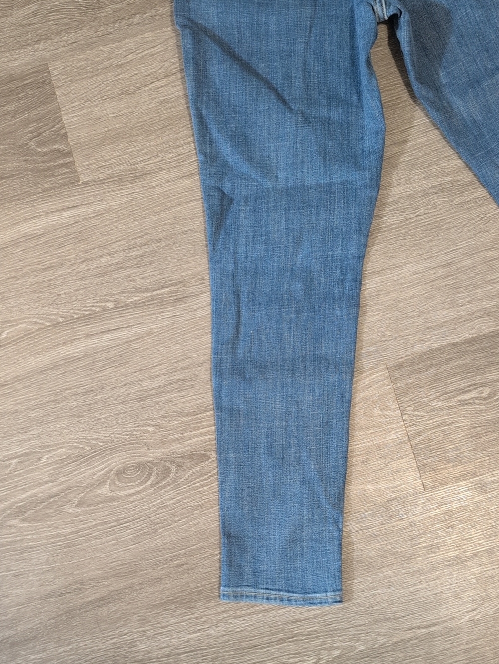 Women's High Rise Jeans - Picture 14 of 15
